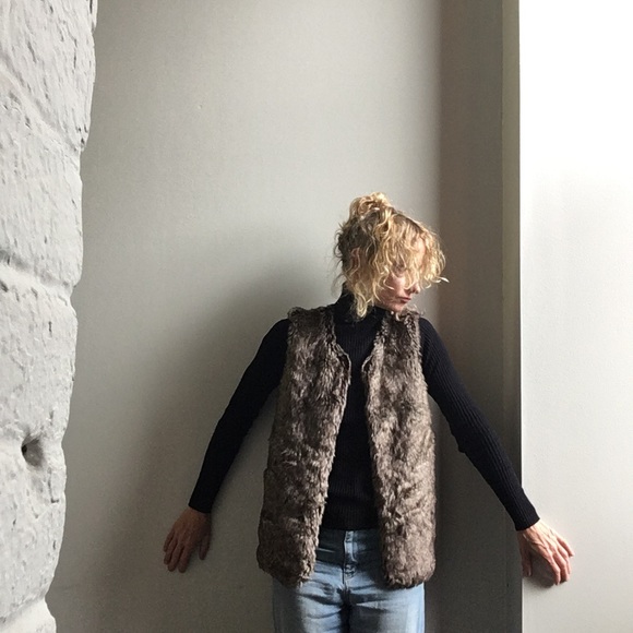 BCX Brown faux fur vest size  small - Picture 2 of 7